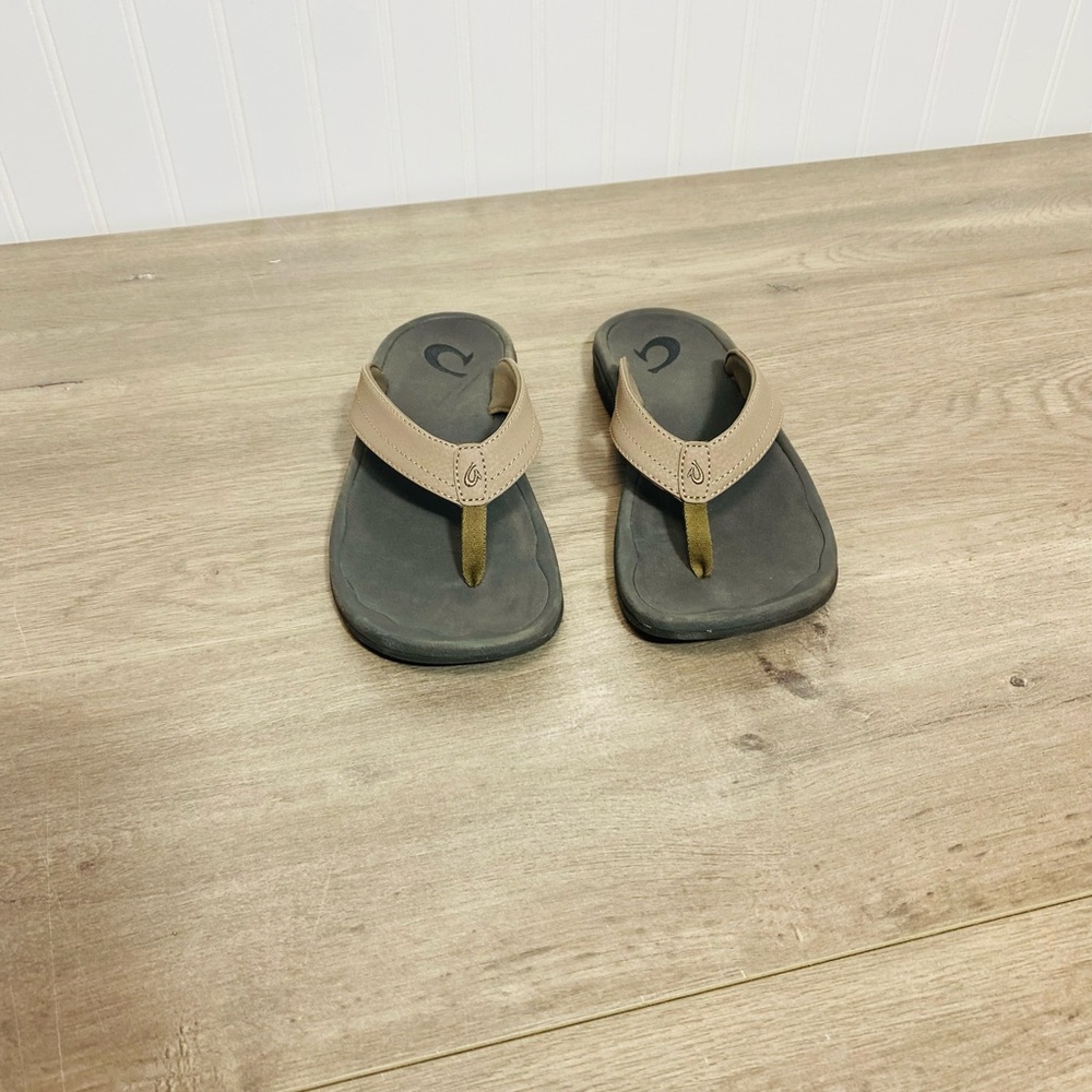Brand new Women's Ohana Beach Sandals size 9